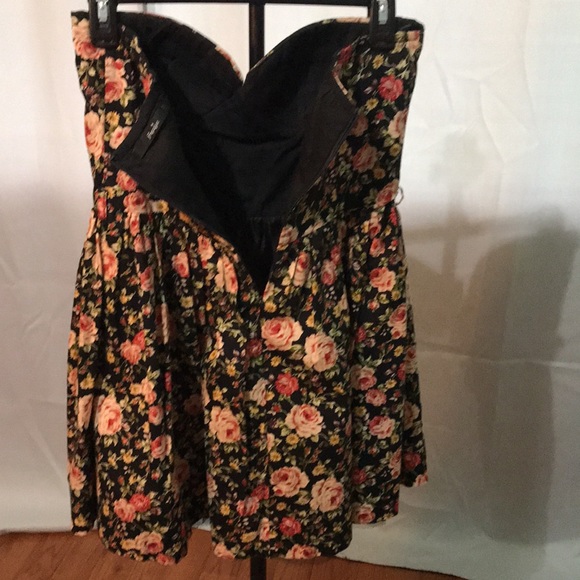 Shanghai Retro dress - Picture 5 of 7